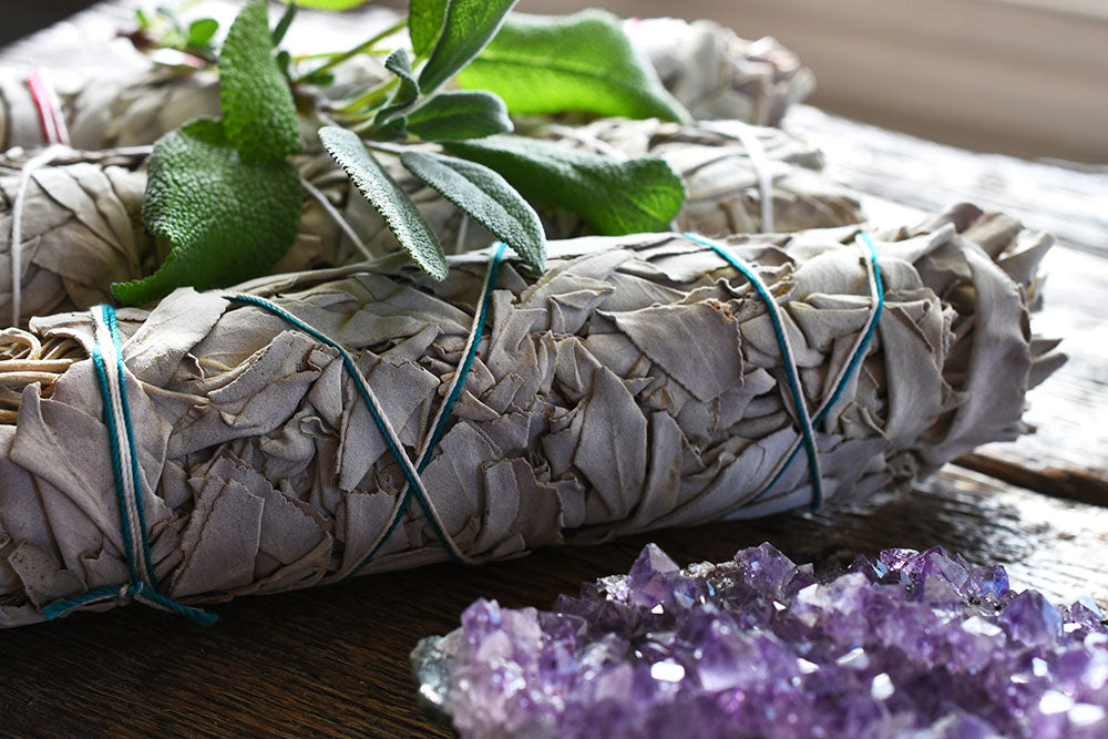 Reasons you should try smudging & how to do it.